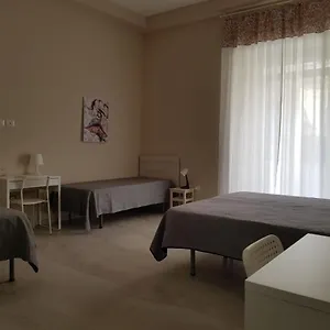 Oda ve Kahvaltı La Sapienza, Napoli